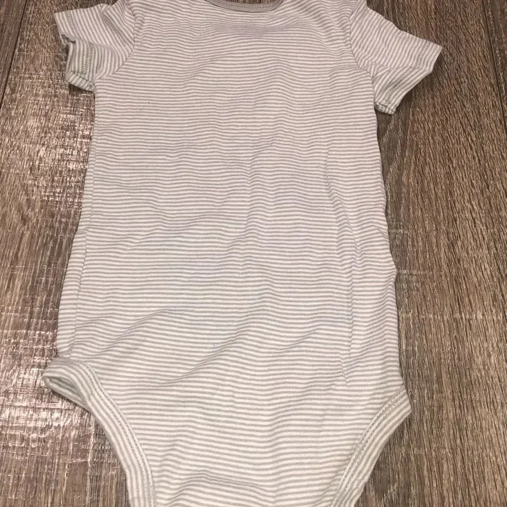 Baby Onesies Set Size 12-18M Set of Baby Rompers with Graphic Designs 4 pieces